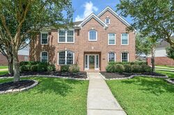  Echo Harbor Dr, Pearland TX
