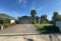 Pre-foreclosure in  SHYRINA CT N Salem, OR 97303