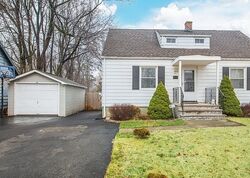 Pre-foreclosure in  MOUNT PLEASANT AVE West Orange, NJ 07052