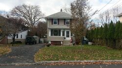 Pre-foreclosure in  BUENA VISTA RD Cedar Grove, NJ 07009