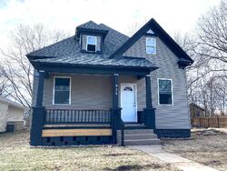 Pre-foreclosure in  N DOUGLAS AVE Springfield, MO 65802