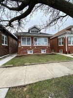 Pre-foreclosure in  S MOZART ST Chicago, IL 60629