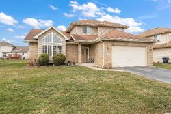 Pre-foreclosure in  CHARLOTTE DR Lansing, IL 60438