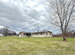 Pre-foreclosure in  HOLLYHOCK Riverton, IL 62561