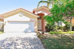 Pre-foreclosure in  SW 244TH TER Homestead, FL 33032