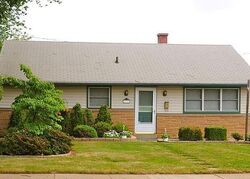 Pre-foreclosure in  DYER AVE New Castle, DE 19720