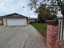Pre-foreclosure in  OLDS AVE Livingston, CA 95334