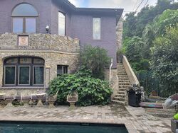 Pre-foreclosure in  N BAY HOMES DR Miami, FL 33133