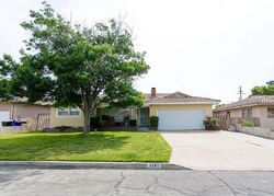 Pre-foreclosure in  MANGO DR Fontana, CA 92335
