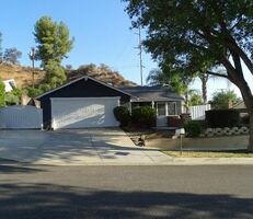 Pre-foreclosure in  LA ROCHELLE DR Santa Clarita, CA 91350