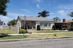 Pre-foreclosure Listing in MUROC ST BELLFLOWER, CA 90706