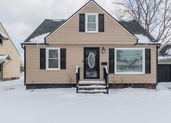 Pre-foreclosure in  W 6TH ST Independence, OH 44131