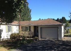 Pre-foreclosure in  PACIFIC AVE N Kelso, WA 98626