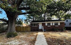 Pre-foreclosure in  CLARENCE ST Norfolk, VA 23502
