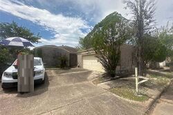 Pre-foreclosure in  TEAL RUN DR Houston, TX 77071