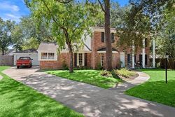 Pre-foreclosure in  LINDFIELD LN Houston, TX 77073