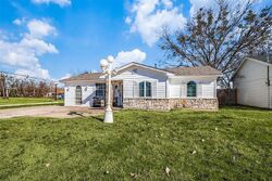  S Medora St, Terrell TX