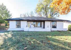 Pre-foreclosure in  DAVENPORT AVE Fort Worth, TX 76116