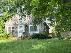 Pre-foreclosure in  PLYMOUTH BLVD Westport, MA 02790