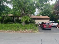 Pre-foreclosure in  BOYDEN DR Foxboro, MA 02035