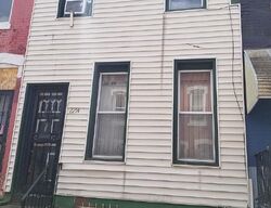 Pre-foreclosure in  N CLEVELAND ST Philadelphia, PA 19132