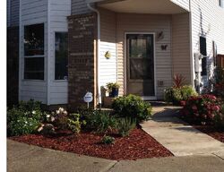Pre-foreclosure in  SE STEELE ST Portland, OR 97236