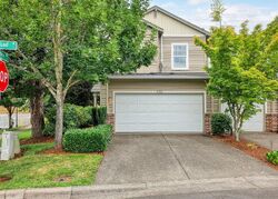 Pre-foreclosure in  SW RED LEAF PL Sherwood, OR 97140