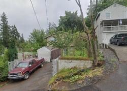 Pre-foreclosure in  SW 53RD AVE Portland, OR 97219