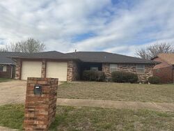 Pre-foreclosure in  NW 7TH ST Oklahoma City, OK 73170
