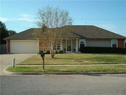 Pre-foreclosure in  ALAMEDA PLZ Norman, OK 73071