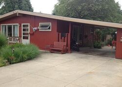 Pre-foreclosure in  THORNDALE DR Akron, OH 44320