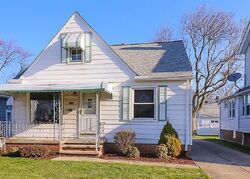 Pre-foreclosure in  SNOW RD Cleveland, OH 44134
