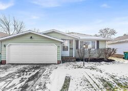 Pre-foreclosure in  DUNBURY DR Maple Heights, OH 44137