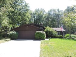 Pre-foreclosure in  ANGELA DR North Olmsted, OH 44070