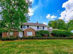 Pre-foreclosure in  ALMAR DR Beachwood, OH 44122