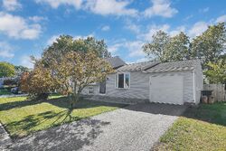 Pre-foreclosure in  PARKGLEN RD Galloway, OH 43119