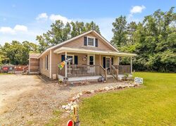 Pre-foreclosure in  COMFORT RD Richlands, NC 28574