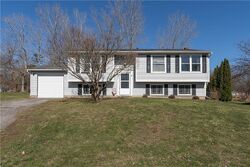  Winterberry Ct, Walworth NY