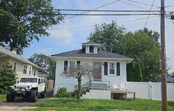 Pre-foreclosure in  S FELLOWSHIP RD Maple Shade, NJ 08052