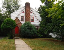 Pre-foreclosure in  LOCUST AVE Millburn, NJ 07041