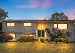 Pre-foreclosure in  METLARS LN Piscataway, NJ 08854