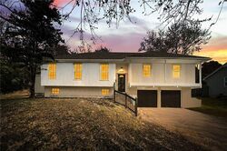 Pre-foreclosure in  MADISON AVE Kansas City, MO 64114