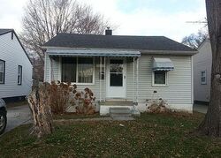 Pre-foreclosure in  JEWETT AVE Warren, MI 48089