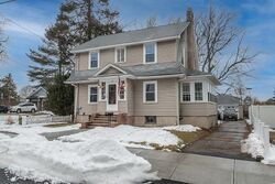 Pre-foreclosure in  WILLIAMS ST Quincy, MA 02171