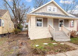 Pre-foreclosure in  GARFIELD AVE Louisville, KY 40212