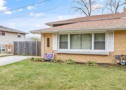 Pre-foreclosure in  BEECHNUT DR Mokena, IL 60448