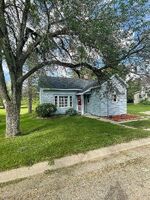  Grove St, Lena IL