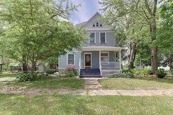  S Isham St, Waynesville IL