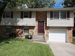 Pre-foreclosure in  N DOVE DR Decatur, IL 62526