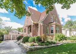 Pre-foreclosure in  SELBORNE RD Riverside, IL 60546